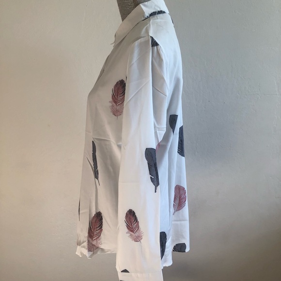 Patterned Button Down Long Sleeve blouse - Picture 2 of 7